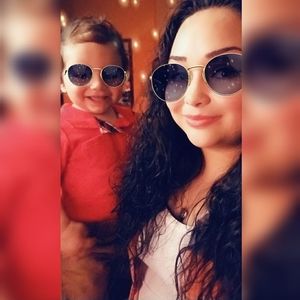 Meet your Posher, Ana